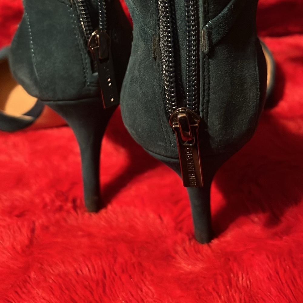 Gianni Bini suede heels color sage